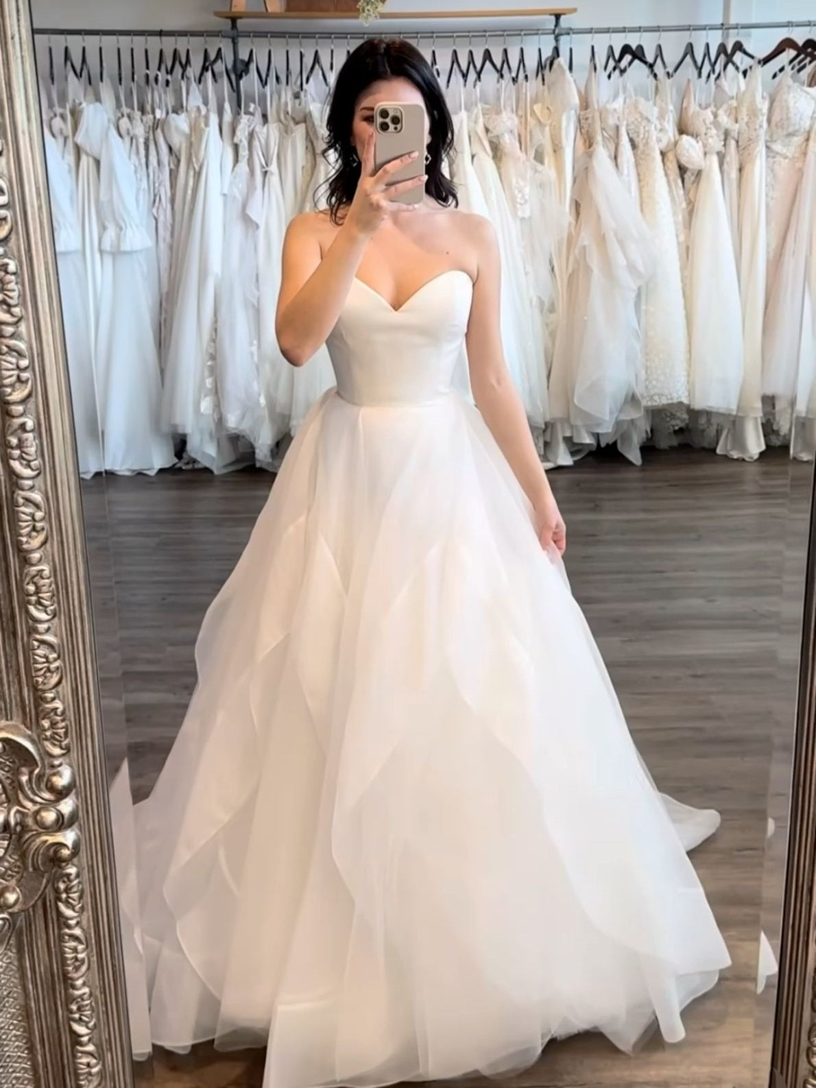 Strapless Sweetheart Layered Organza Ball Gown Wedding Dress - VelvetHem
