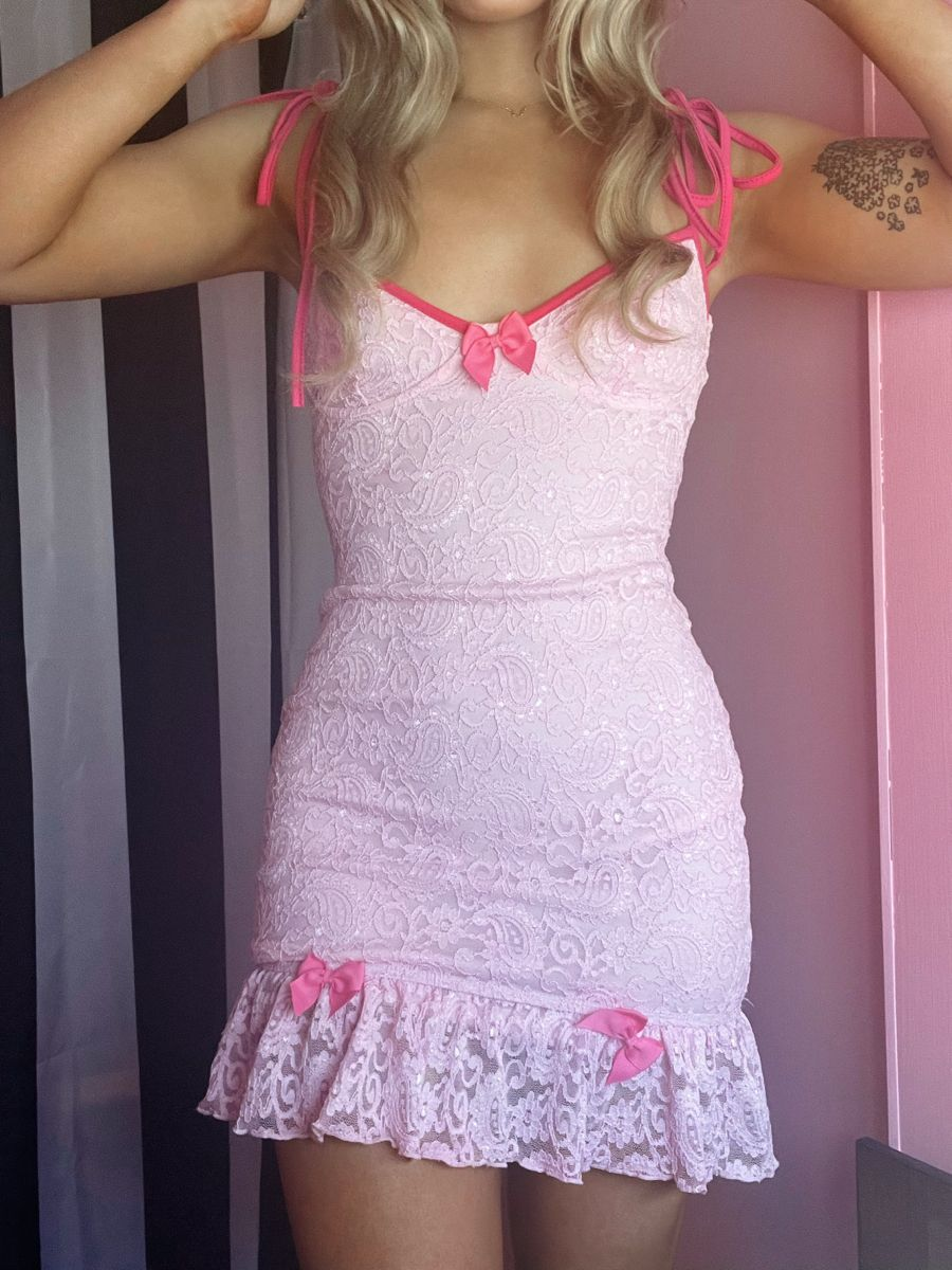 Cute Pink V Neck Lace Sheath Ruffle Mini Cocktail Dress Short Homecoming Dress Birthday Dress