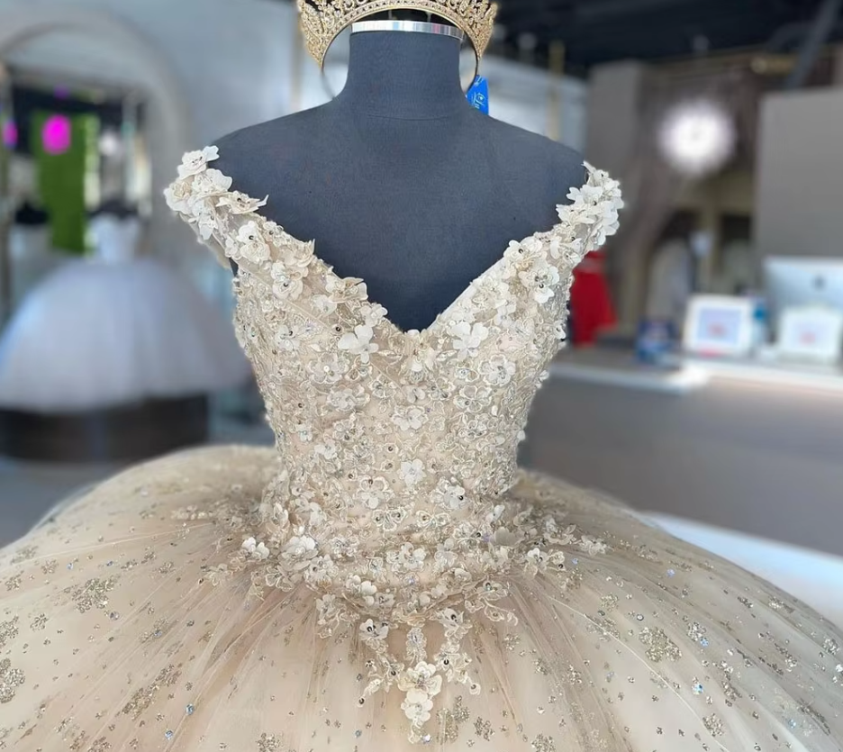 Sweet 16 Quinceanera Dresses Floral Applique Tulle Ball Gown - View 3 | FashionDia