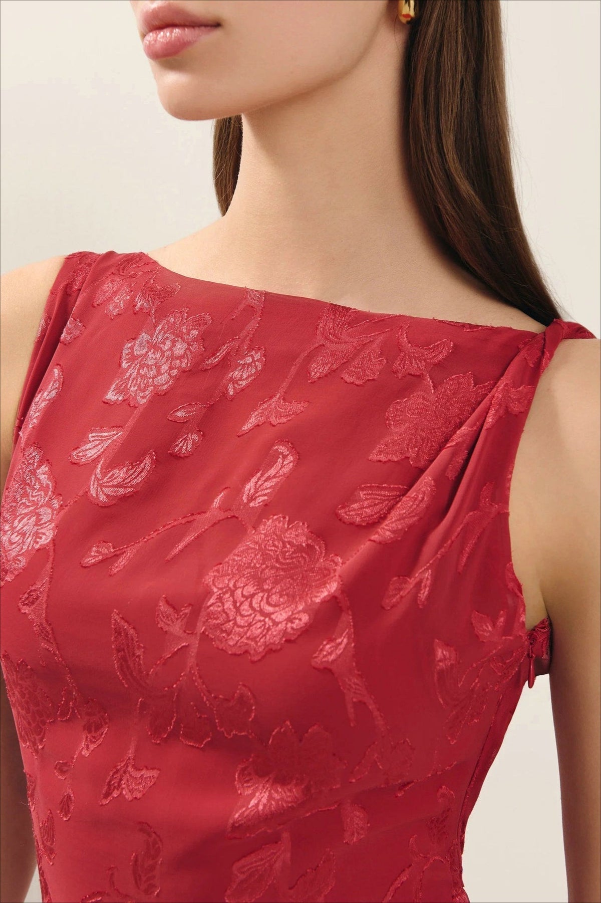 Irregular Hem Red Backless Lace Dress - View 5 | VelvetHem