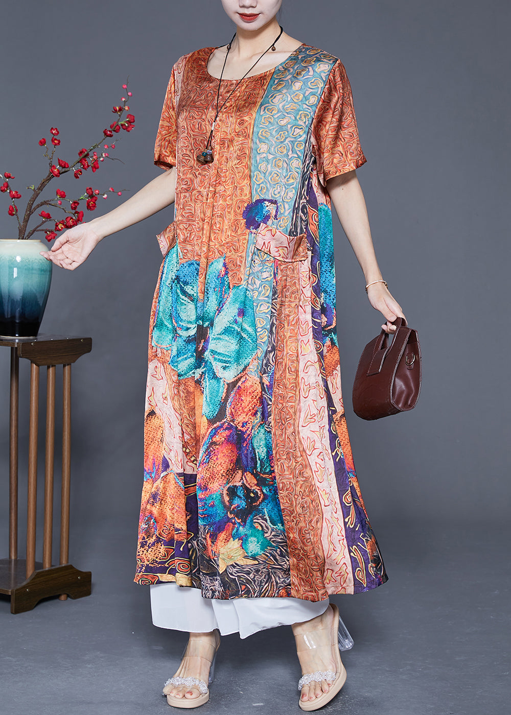 Effortlessly Elegant Dress with a Timeless Design