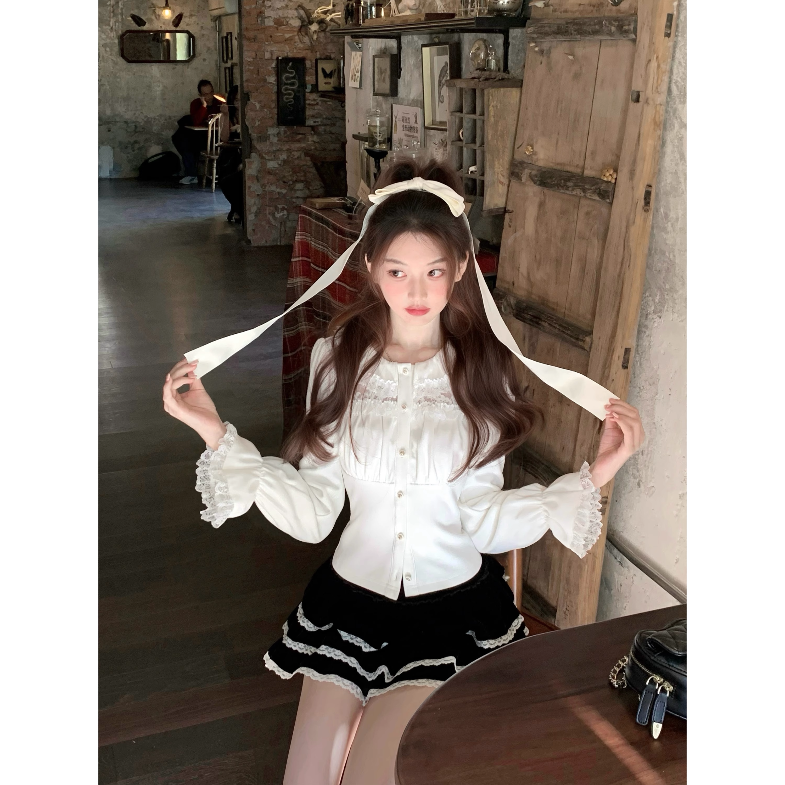 French-style long-sleeved shirt A39 - VelvetHem