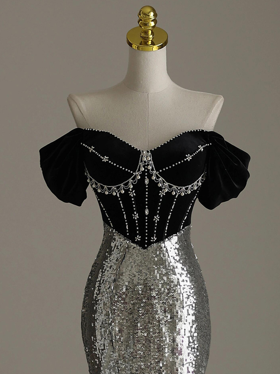 Chic Silver Mermaid Sequins Off the Shoulder Beading Prom Dress Evening Dress Y7613 - View 2 | VelvetHem