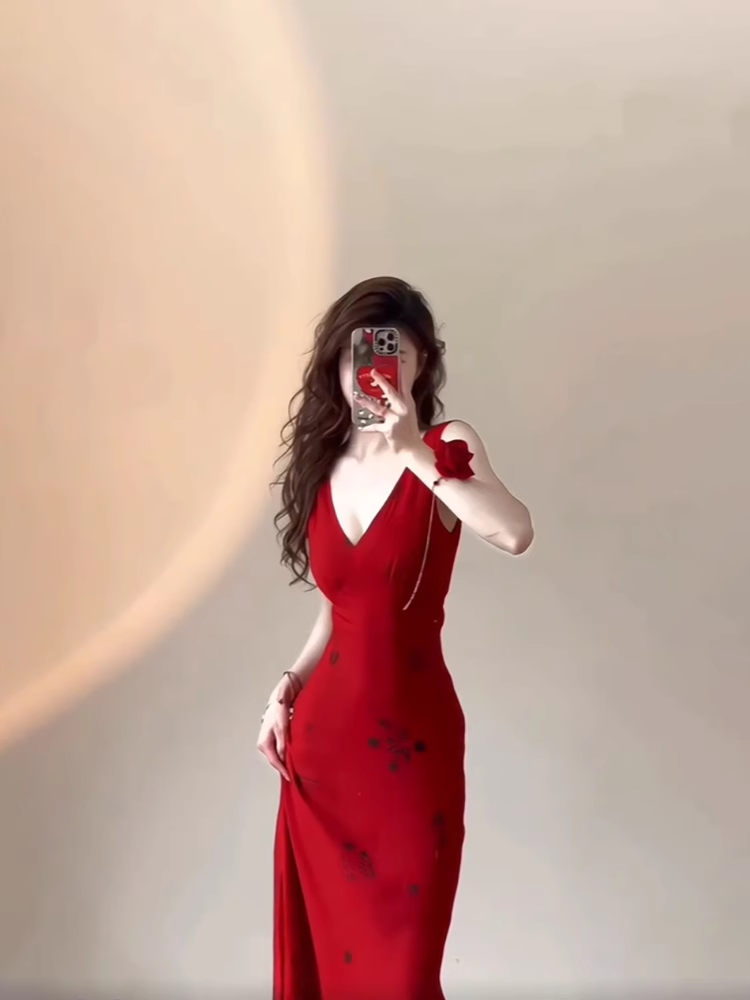 Chic Sheath Straps Red Satin Long Prom Dresses Birthday Outfits