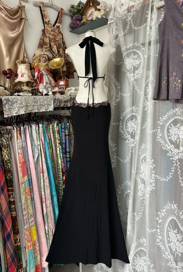 Sexy Halter Black V-Neck Satin Beaded Mermaid Prom Dress Backless Long Evening Gown - View 3 | FashionDia