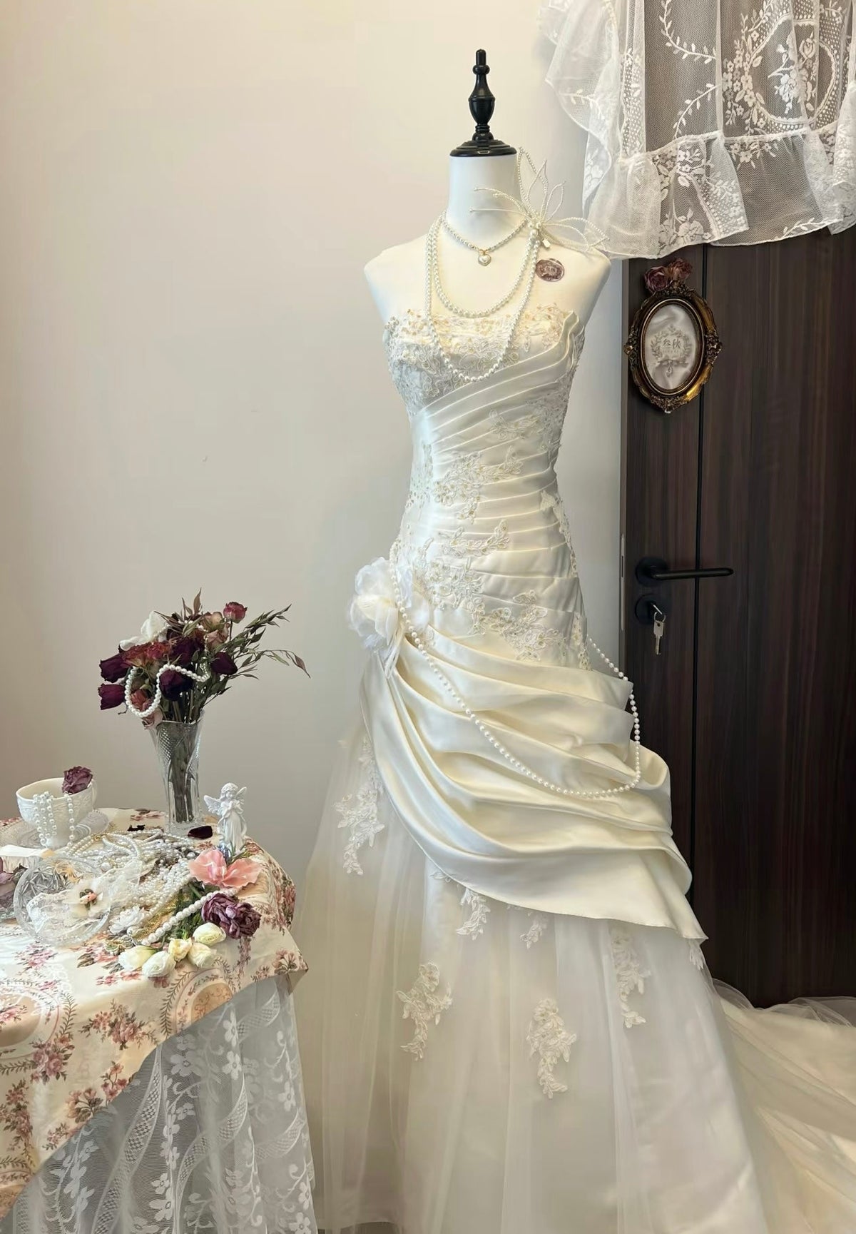 Strapless Applique Wedding Dress Elegant Bridal Dress