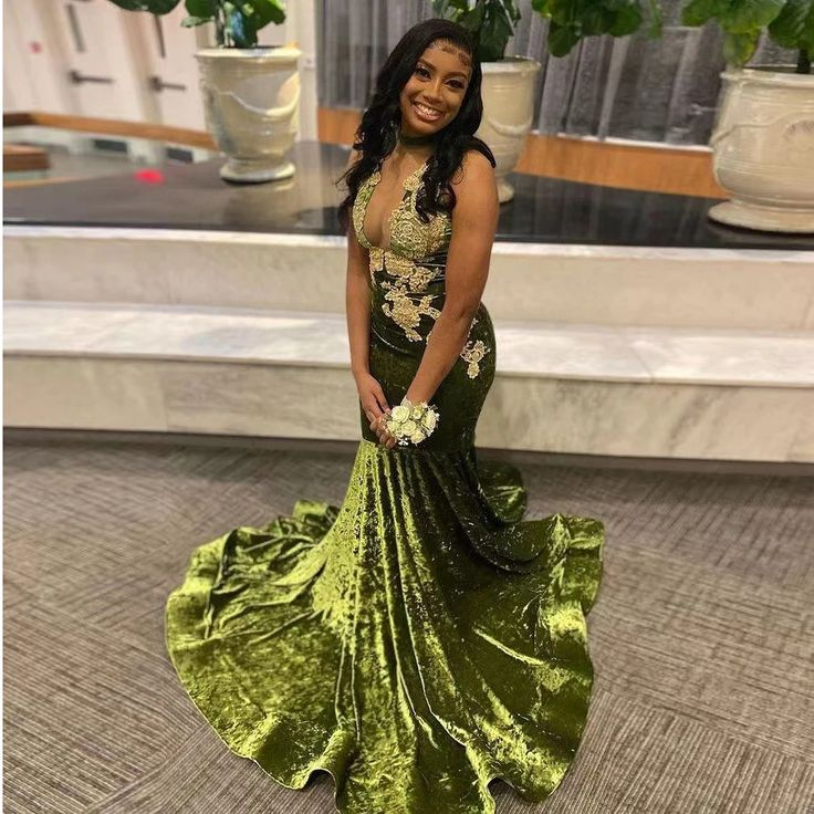 African Prom Dress For Black Girl Velvet Appliques Deep V Neck Sexy Mermaid Graduation Party Evening Dress Y6345 - View 2 | VelvetHem