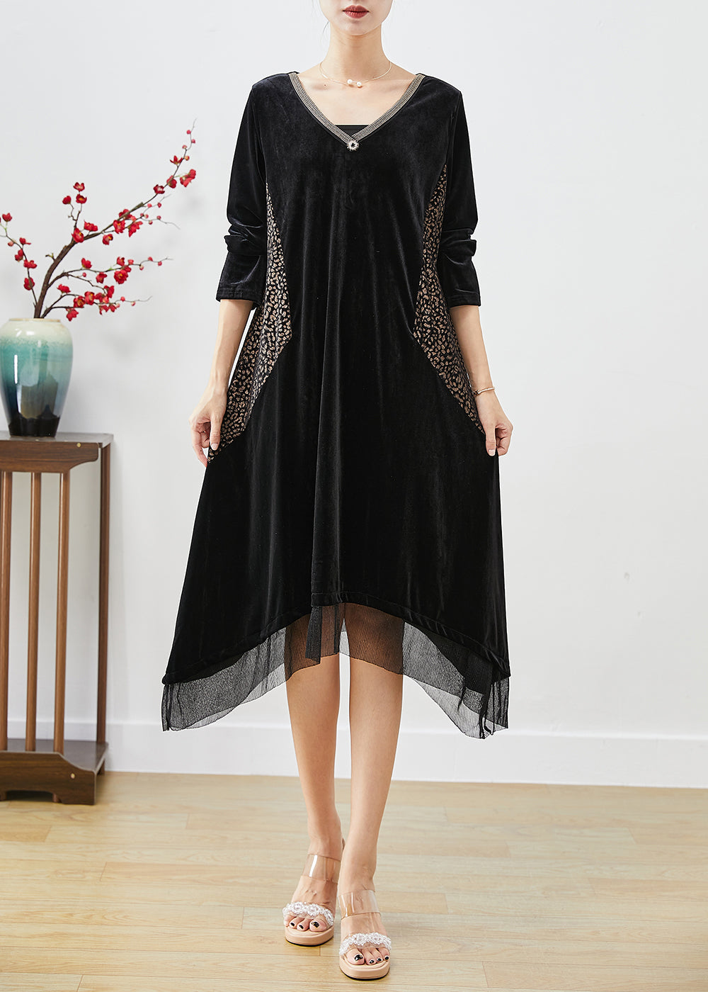 Effortlessly Elegant Dress with a Timeless Design