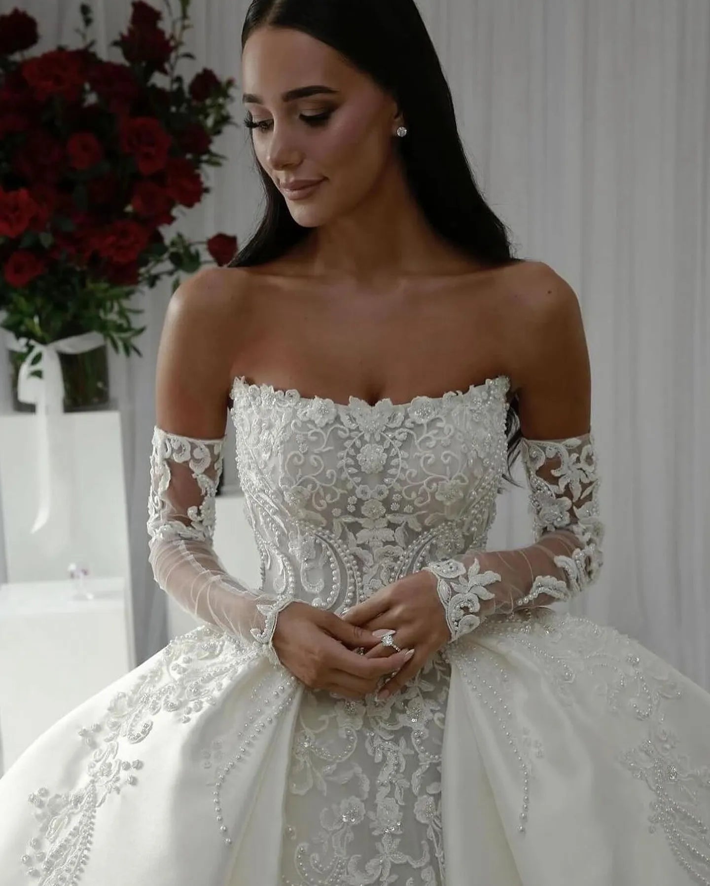 Arabic Lace Saudi Ball Gown Wedding Dress For Bride Strapless Pearls Satin Wedding Dresses Ruffle Dubai R Bridal Gowns Plus Size (ZD17412)
