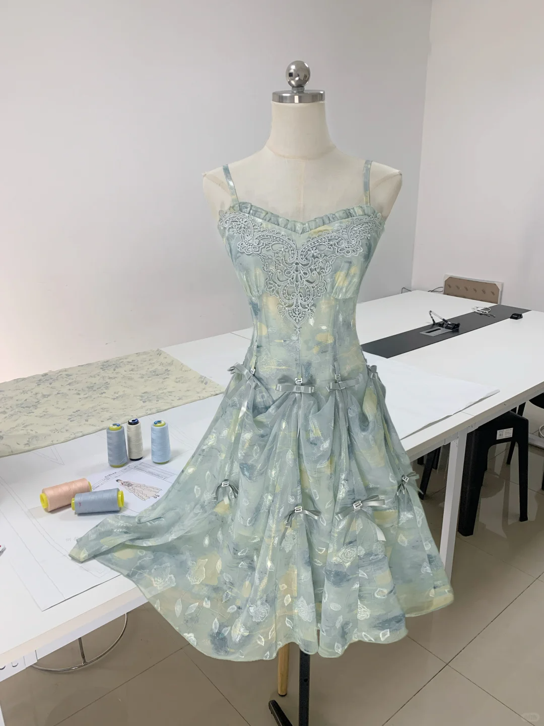 Elegant Blue Spaghetti Straps Chiffon Printed Floral Short Prom Dress Formal Graduation Homecoming Dress