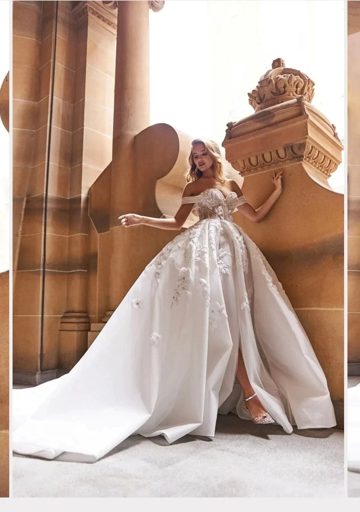 Long Ball Gown Off the Shoulder Sequined Applique Lace Wedding Dresses with Slit (ZD14489)