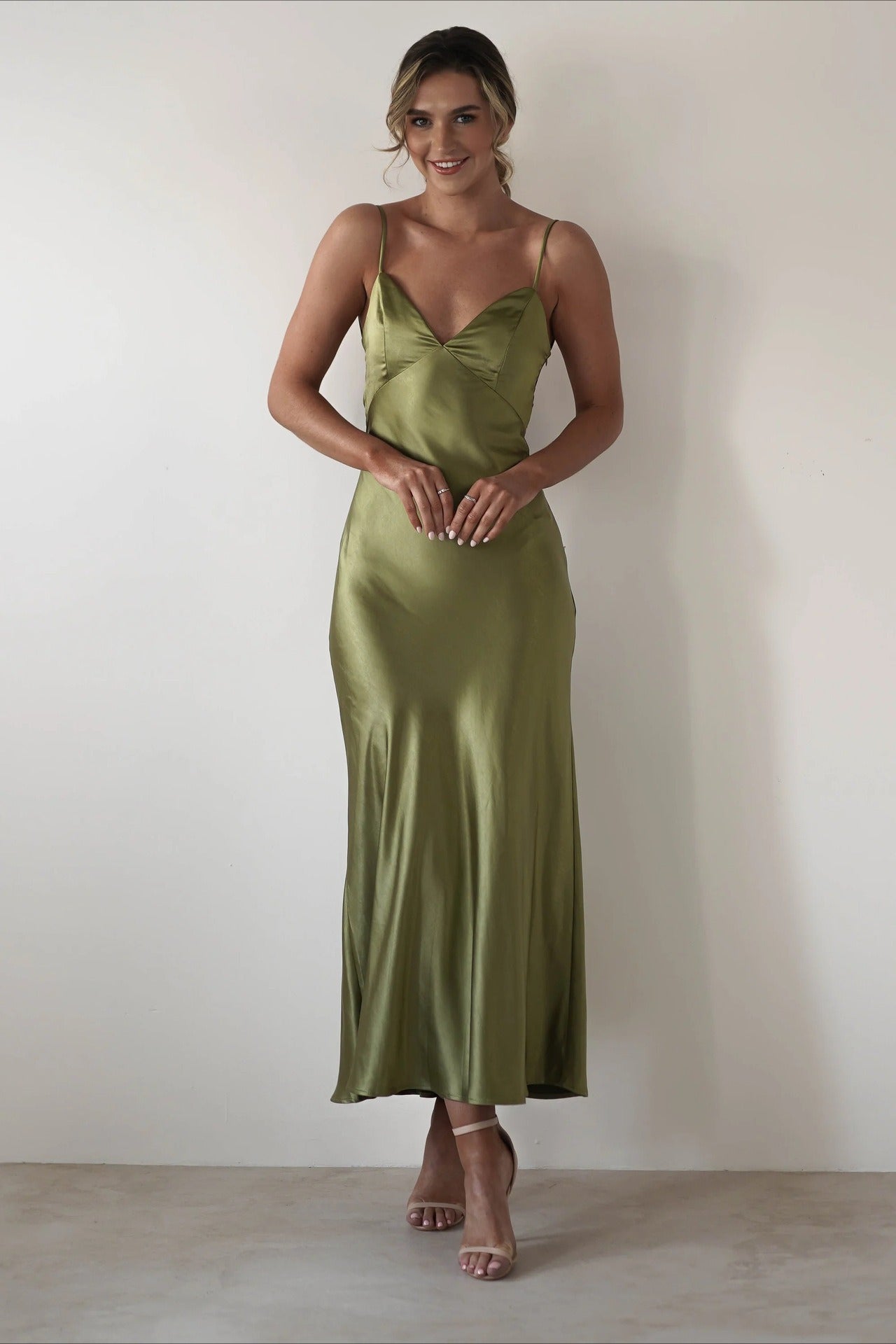 Tailored Satin Backless Tie Dress for Modern Fashion Wear