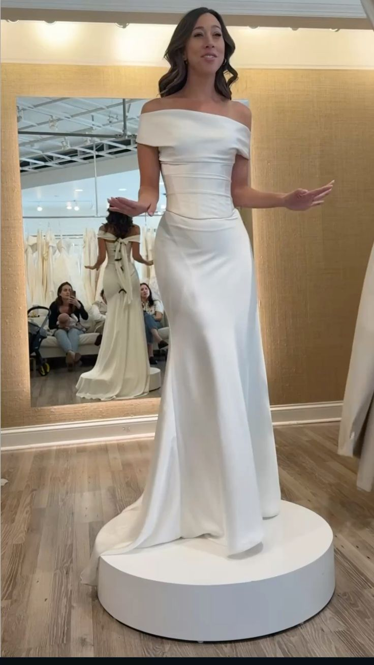 Off-the-Shoulder Elegant Mermaid Wedding Dresses Satin Bride Gown