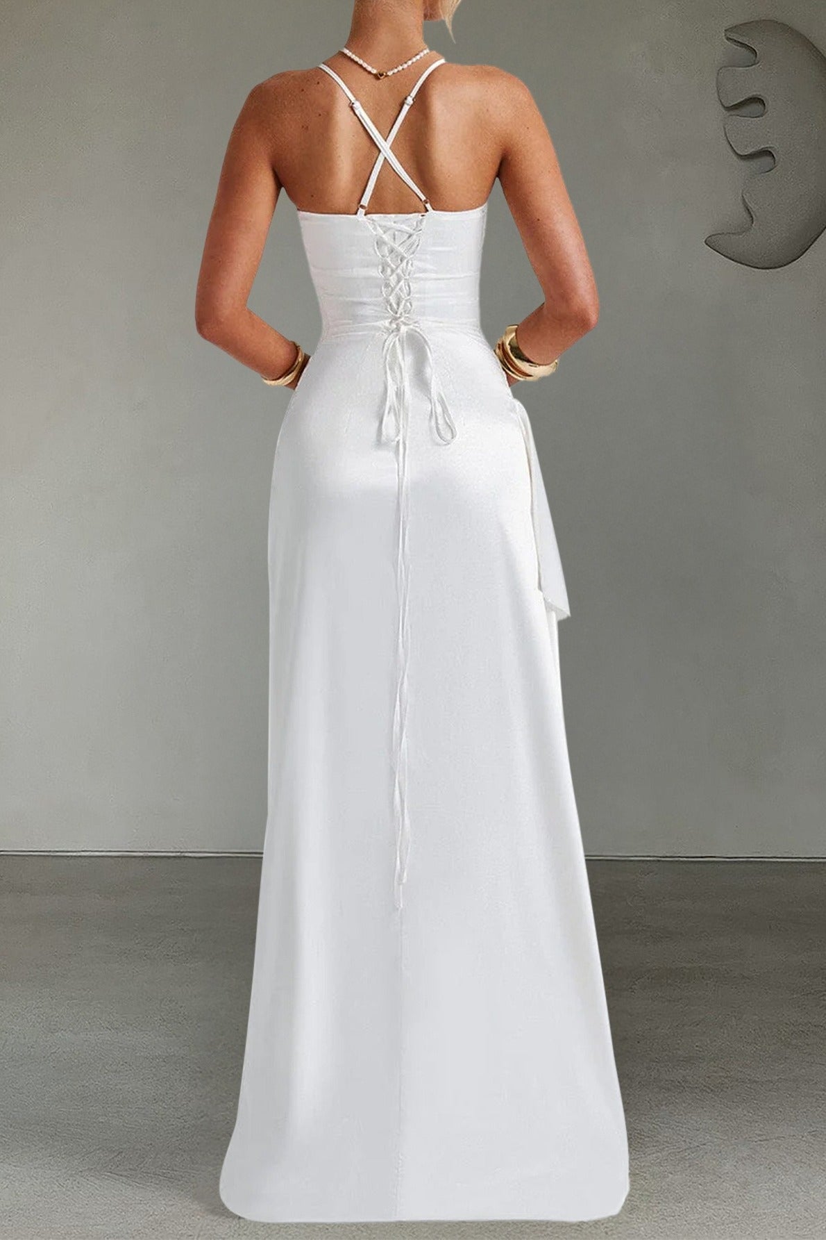 Minimalist Dress Inspired by Contemporary Streetwear Fashion 11