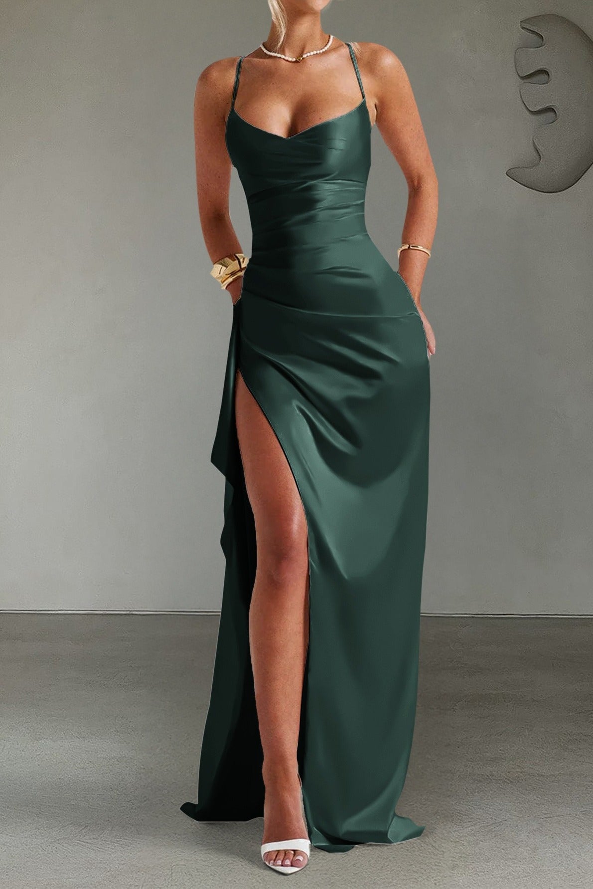 Minimalist Dress Inspired by Contemporary Streetwear Fashion 11