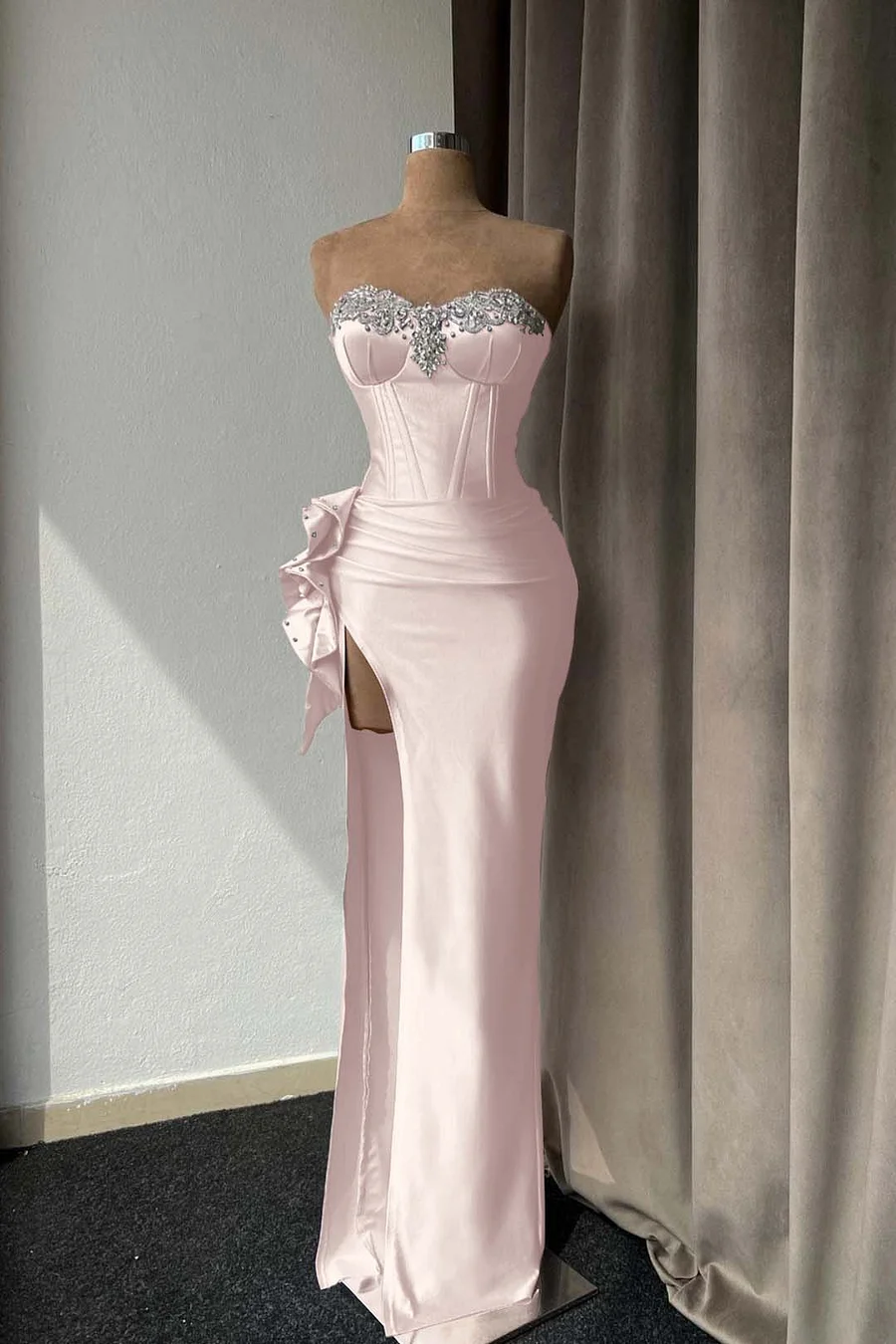 Luxurious Pink Strapless Beaded Slit Evening Dress Sheath Prom Dress