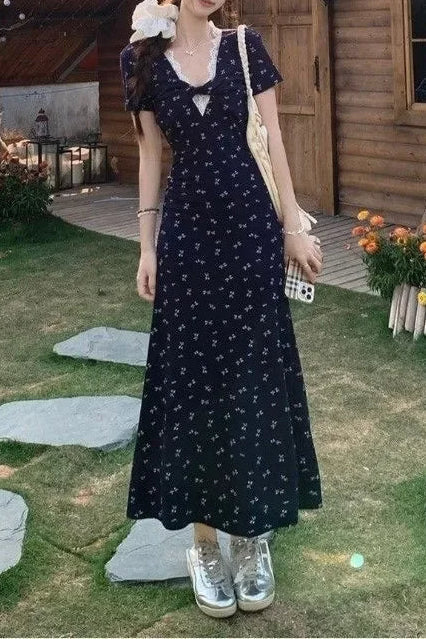 V-neck Waist-cinching Slim Floral Dress - VelvetHem