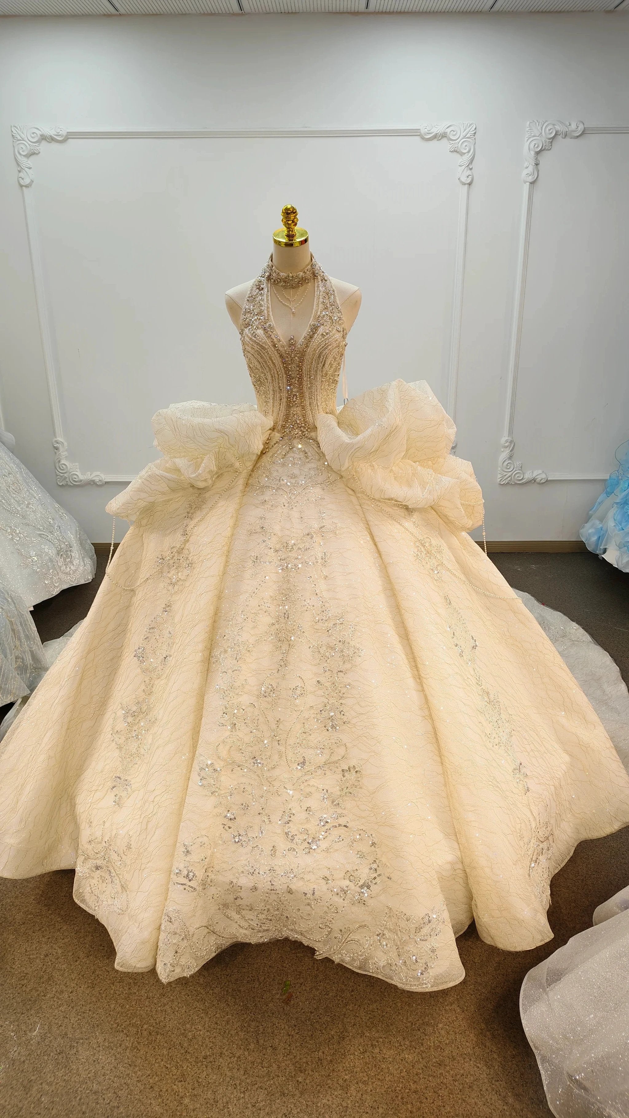 Lavish Halter-Neck Ball Gown Wedding Dress with Pearl Crystal Embroidery & Ruffled Tulle Skirt Ye-2034 (ZD16817)