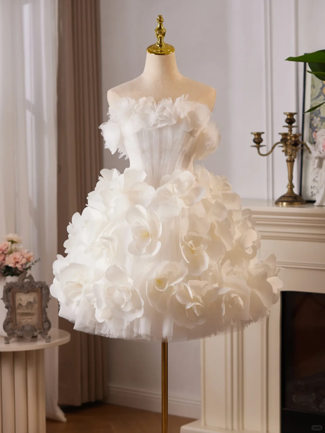 Gorgeous White Strapless Tulle 3D Flowers A-Line 18th Birthday Outfits Short Homecoming Dress - FashionDia