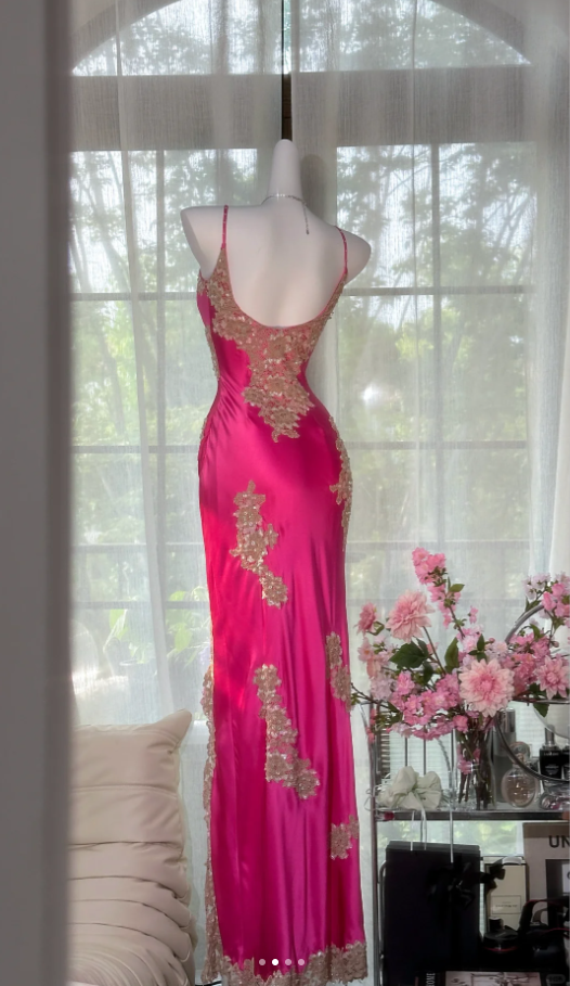 Pretty Hot Pink Spaghetti Straps V-Neck Satin Lace Appliques Slit Long Prom Dress Birthday Party Gown