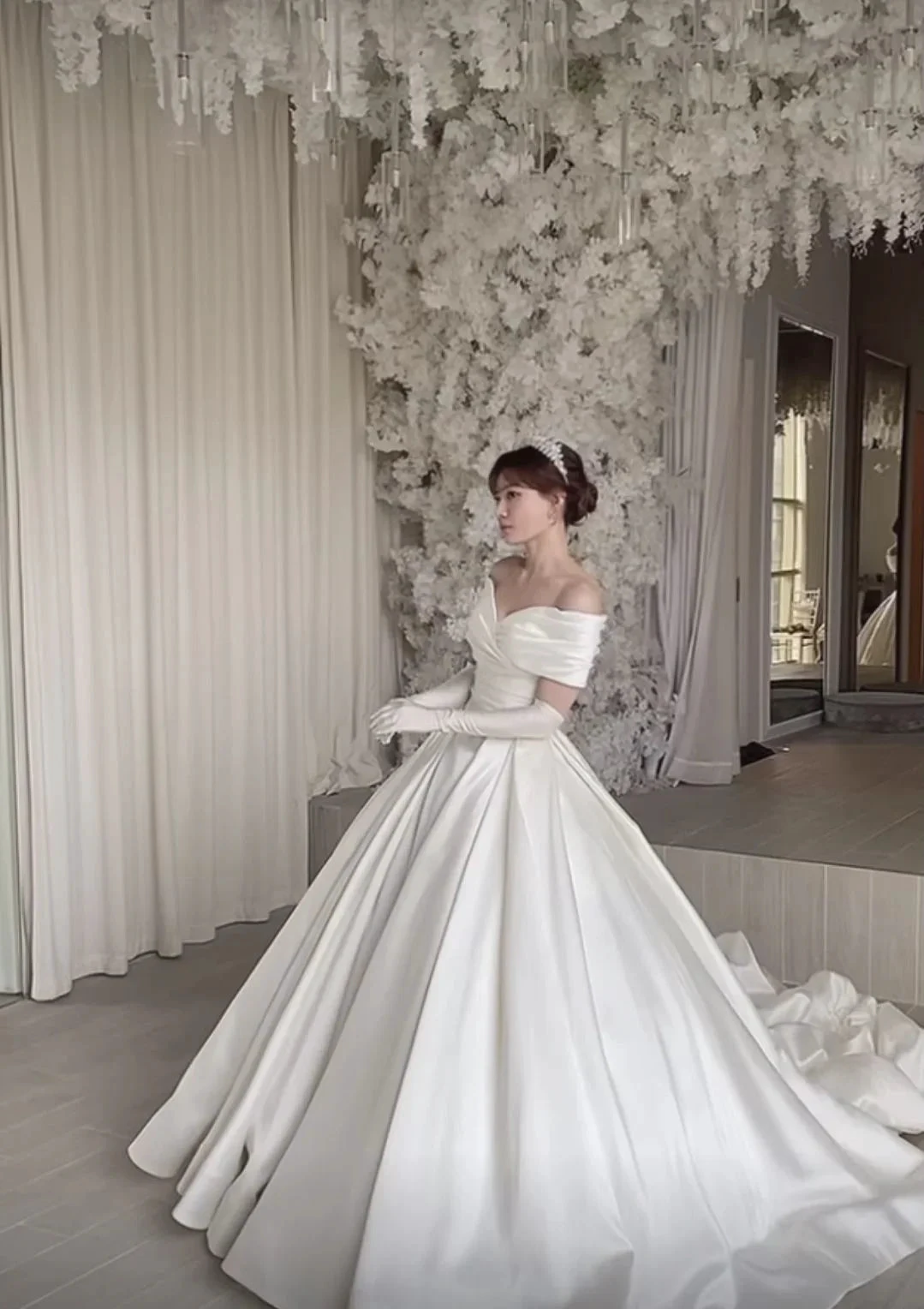 Vintage Style Elegant Satin Wedding Dress with Train Y4494 by simplepromdress