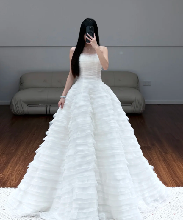 Ball Gown White Wedding Dress Tiered Wedding Gowns fg8700