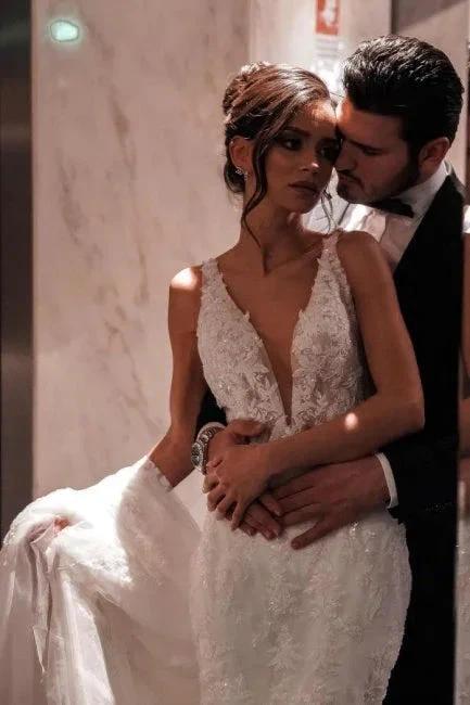 A-Line Tulle V-Neck Straps Floor-Length Stain Sleeveless Wedding Dresses with Appliques (ZD15733)
