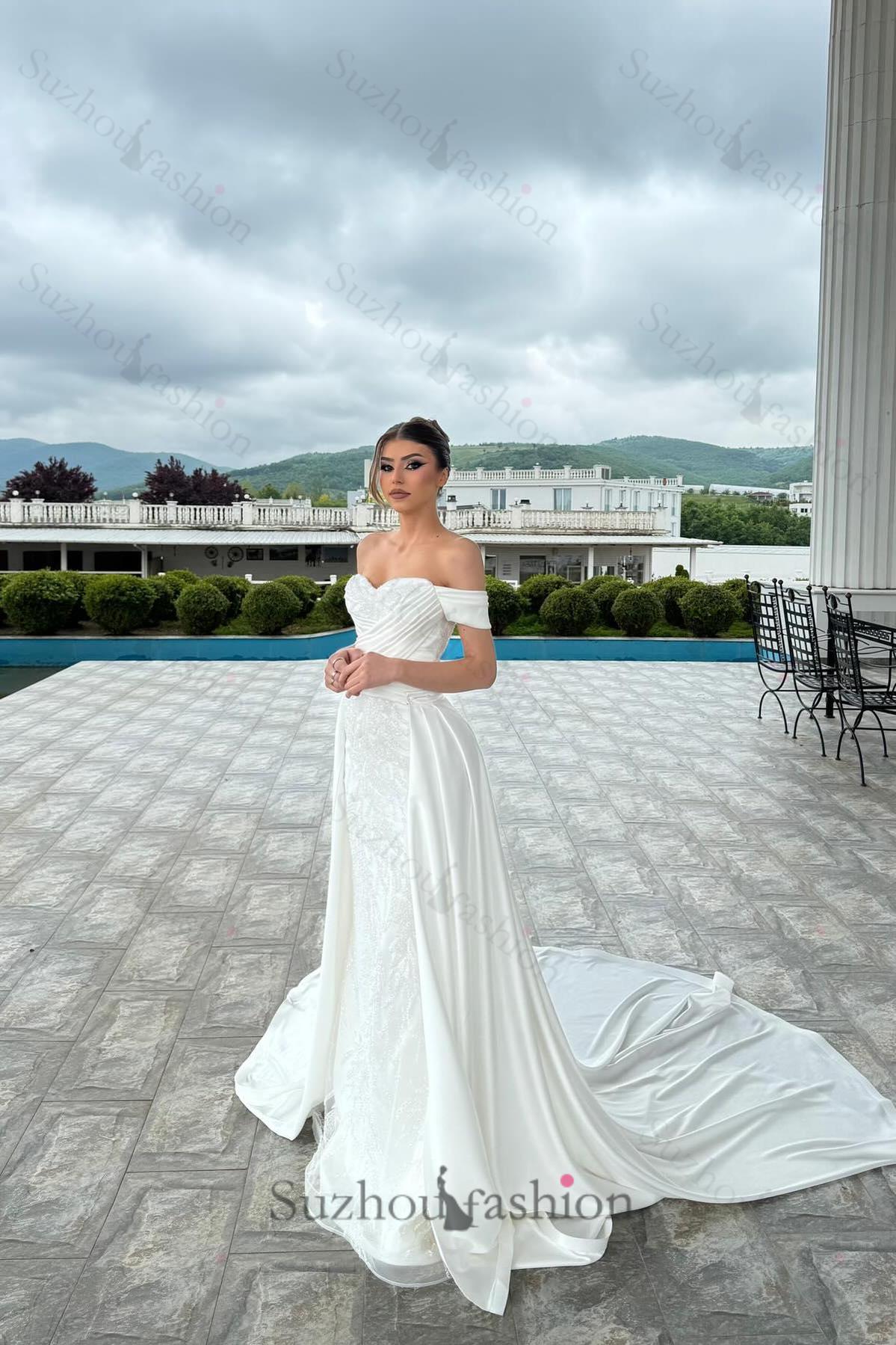 A Line Wedding Dress Off The Shoulder Sleeveless Appliques White Bridal Gown with Panel Train