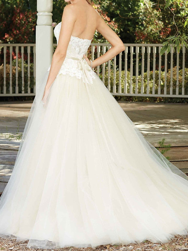 A-Line Wedding Dress Sweetheart Tulle Sleeveless Country Bridal Gowns in Color Court Train