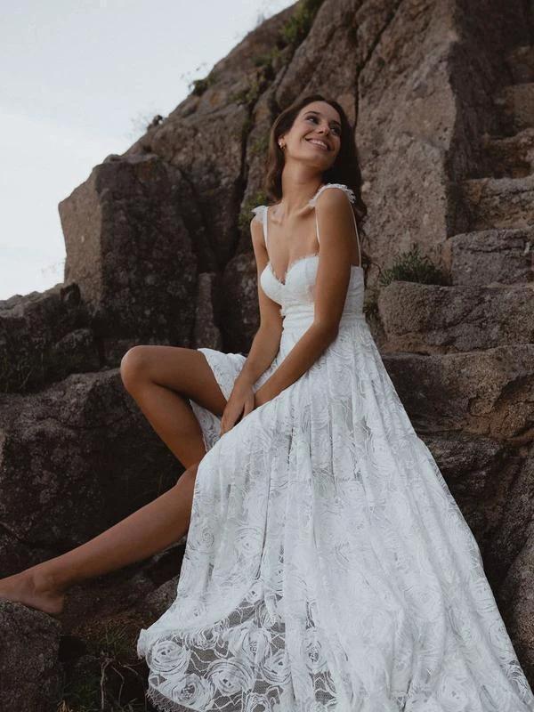 A-Line Lace Backless V-Neck Spaghetti Straps Lace Beach Wedding Dress (ZD16233)