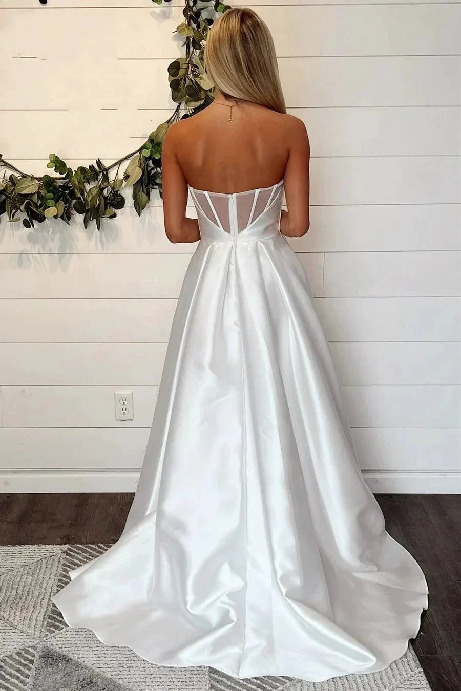 A-Line Strapless White Wedding Dress Simple Wedding Dresses (ZD16108)