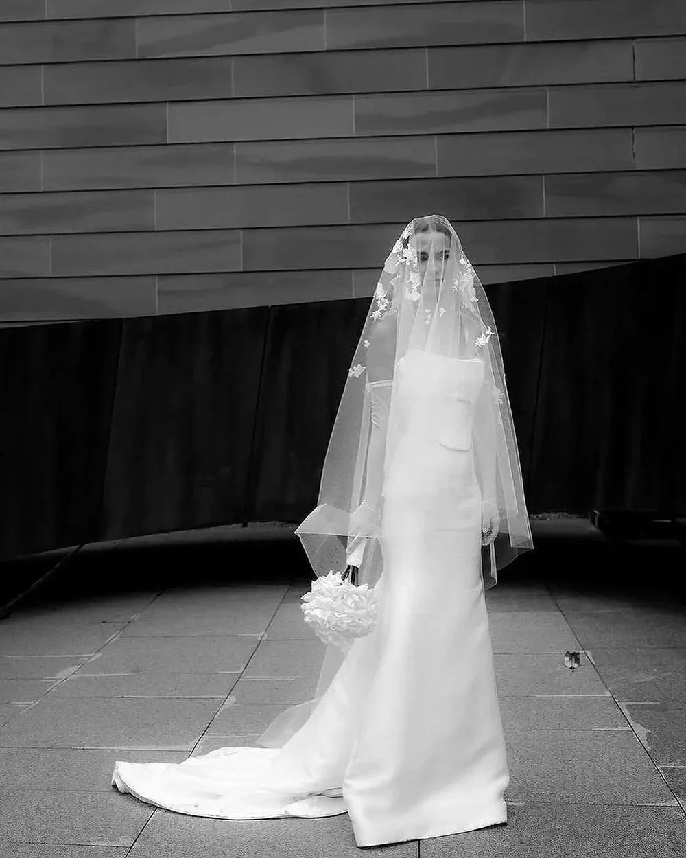 Elegant Satin Mermaid Wedding Dresses Strapless Pleats Bride Dress Wedding Party Wear Custom made Wedding Gowns