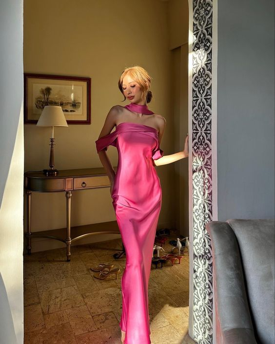 Sexy Pink Mermaid Halter Satin Party Prom Dress