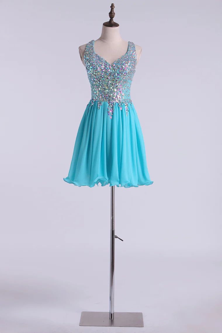 Blue Short Halter A-Line Homecoming Dresses Lace&Chiffon Beaded Bodice - FashionDia