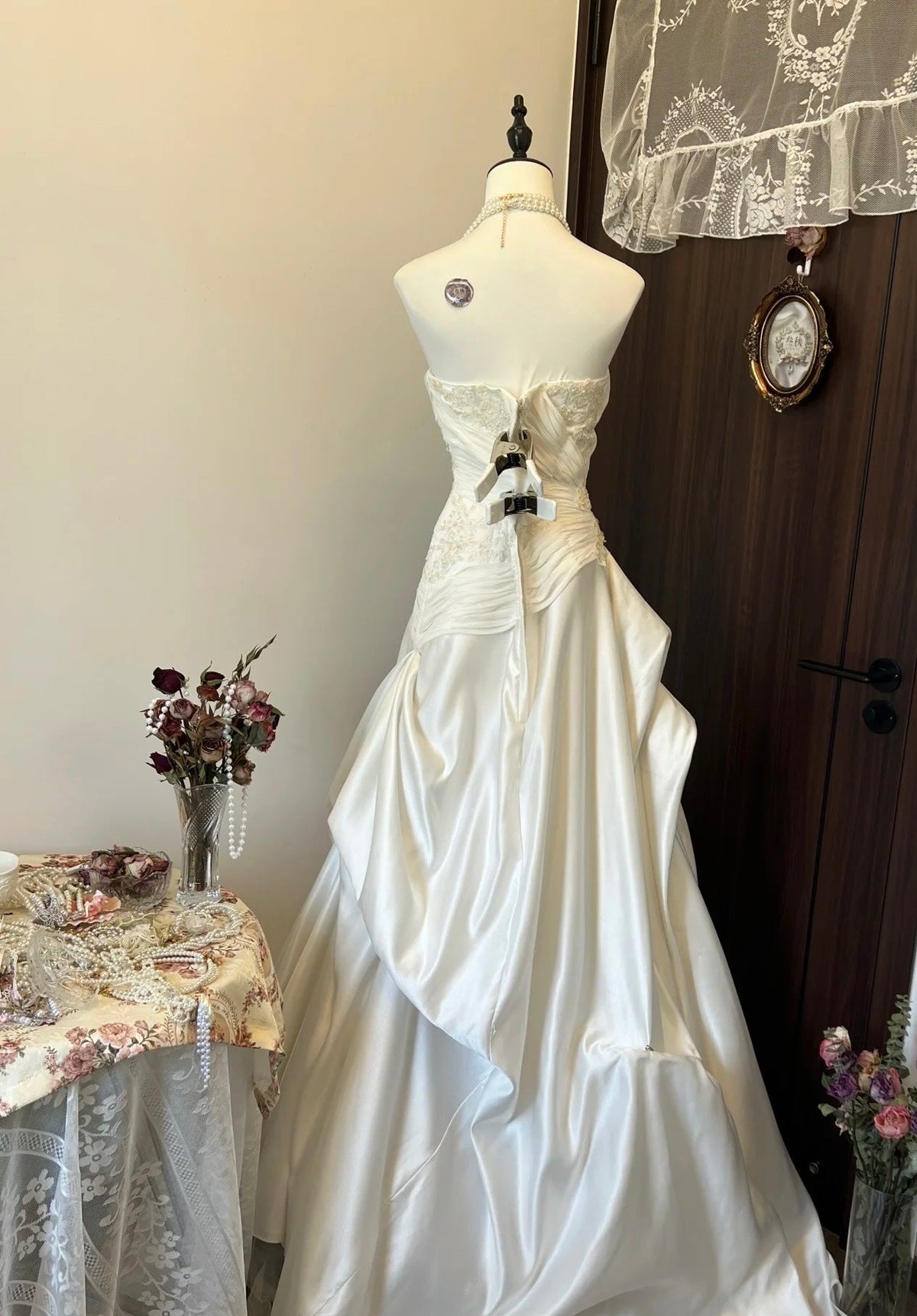 Strapless A Line Satin White Wedding Dress Applique Bridal Dress J7983