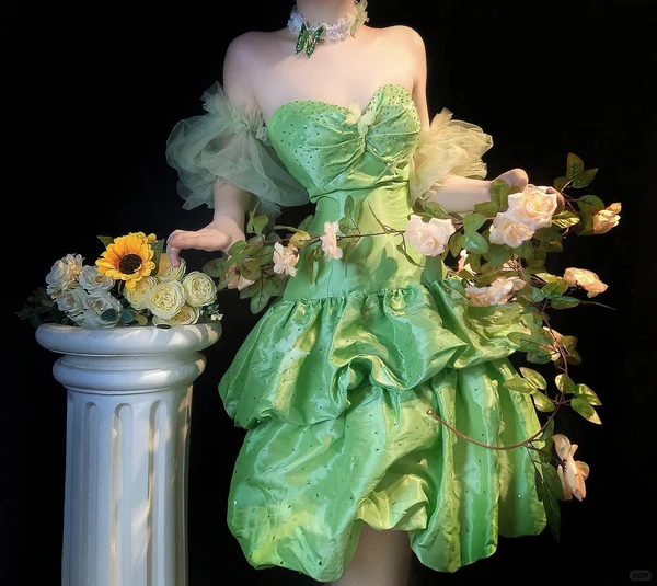 Classy Green Sweetheart Neck Satin A-Line Short Homecoming Dress Birthday Outfits - View 2 | FashionDia