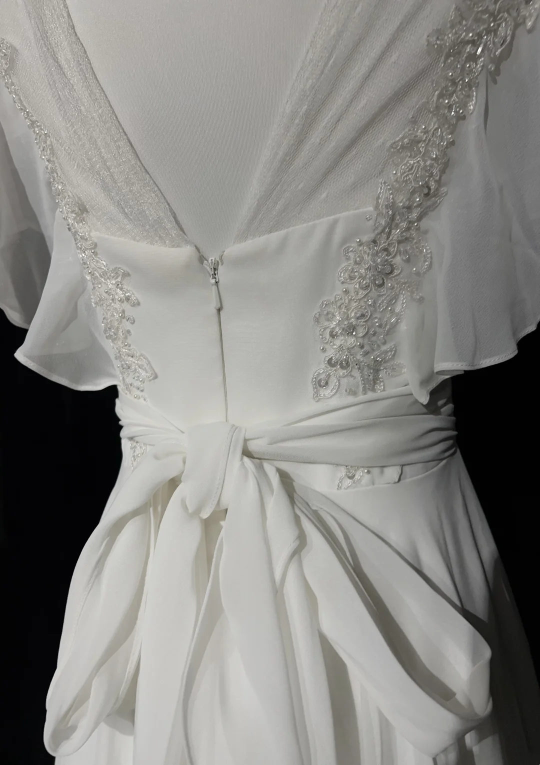 A Line White Chiffon Modest Wedding Dress For Bridal J9751