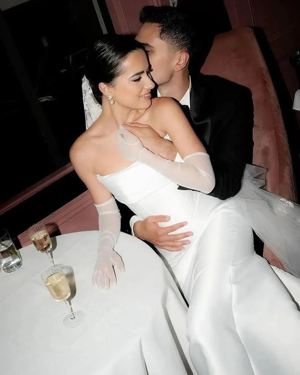 Elegant Satin Mermaid Wedding Dresses Strapless Pleats Bride Dress Wedding Party Wear Custom made Wedding Gowns