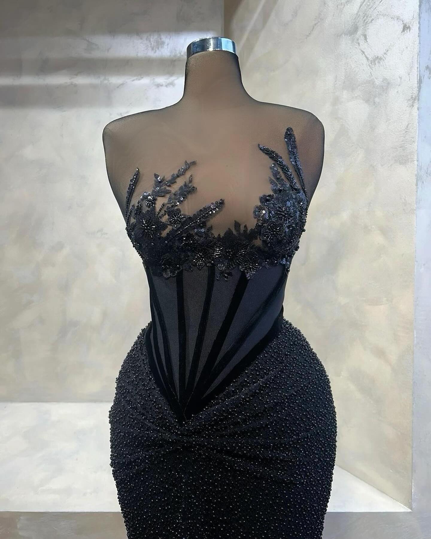 Sexy Plunging Illusion V-Neck Beaded Lace Appliques Long Prom Party Dress