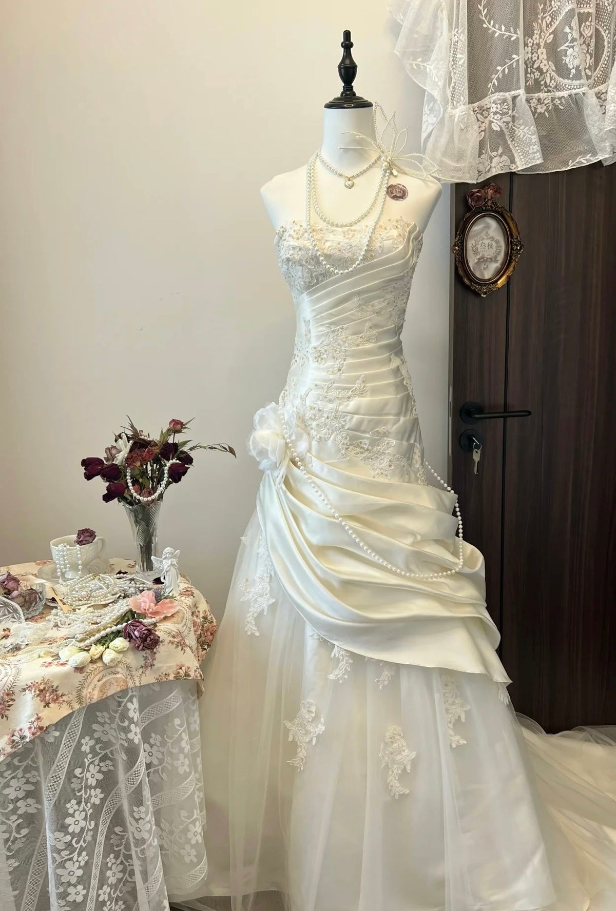 Strapless Applique Wedding Dress Elegant Bridal Dress