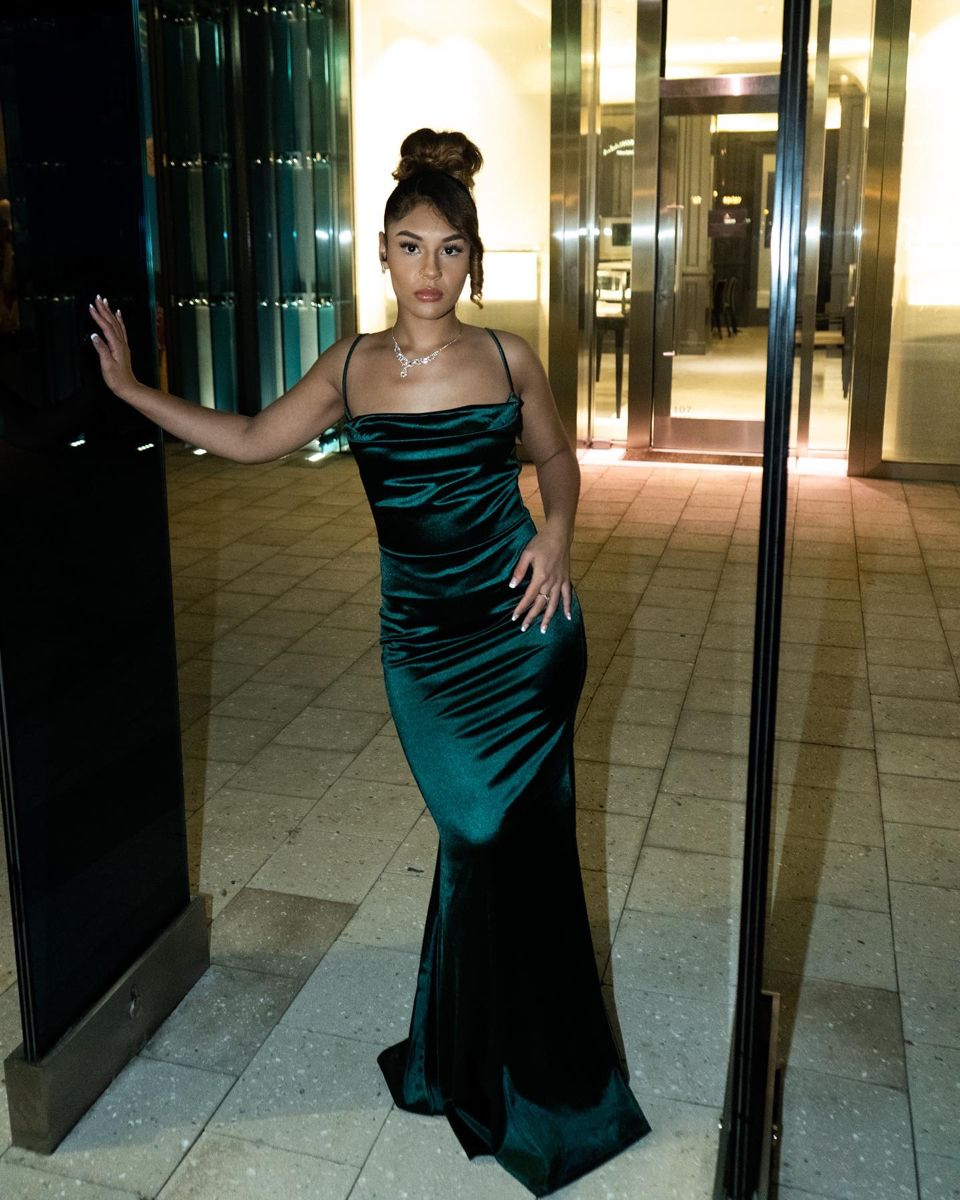 Elegant Green Sheath/Column Evening Dress Green Evening Gown Y4352 - View 2 | VelvetHem