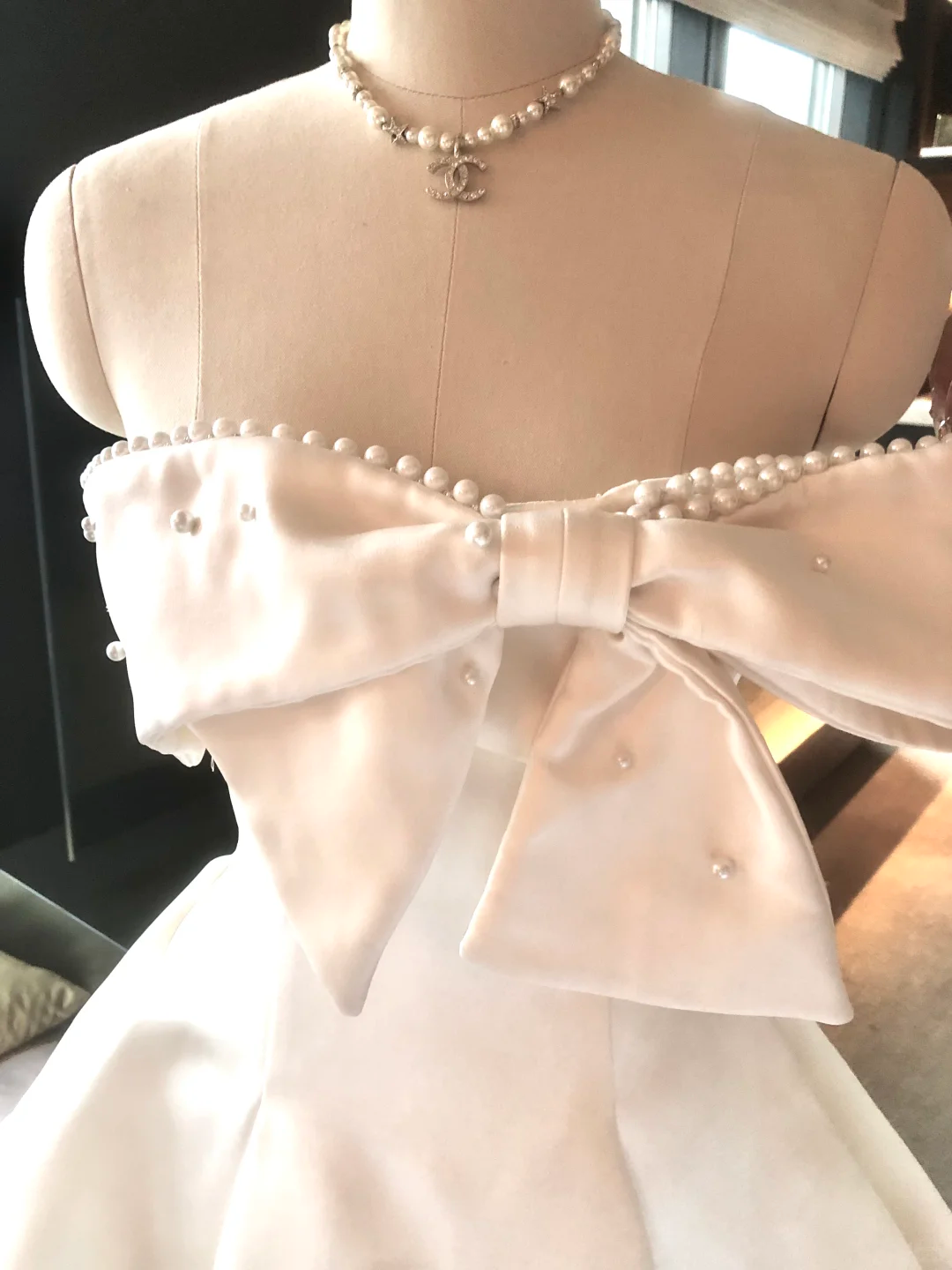 Elegant Bow Satin Beaded A-Line Short Birthday Party Dress White Homecoming Dress - View 3 | FashionDia