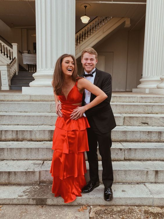 Red A-line Tiered Prom Dress Red Evening Gown Y6371 - View 2 | VelvetHem