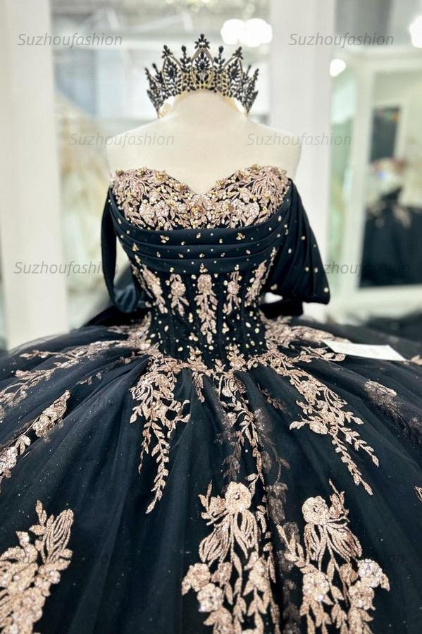 Ball Gown Off Shoulder Sleeveless Pleated Beaded Gold Appliques Bow Knot Lace Up Balck Tulle Quinceanera Dress Birthday Party Dress For Sweet 16