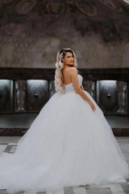 Ball Gown Sweetheart Sleeveless Charming Floor-Length Tulle Wedding Dresses with Appliques (ZD15736)