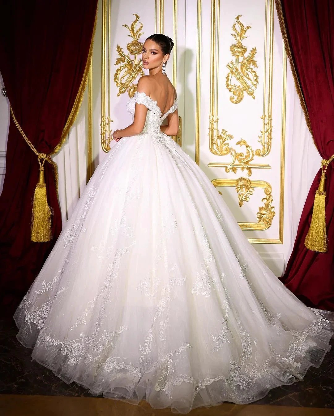 Beautiful Long A-line Off-the-shoulder V-neck Appliques Wedding Dress (ZD15650)