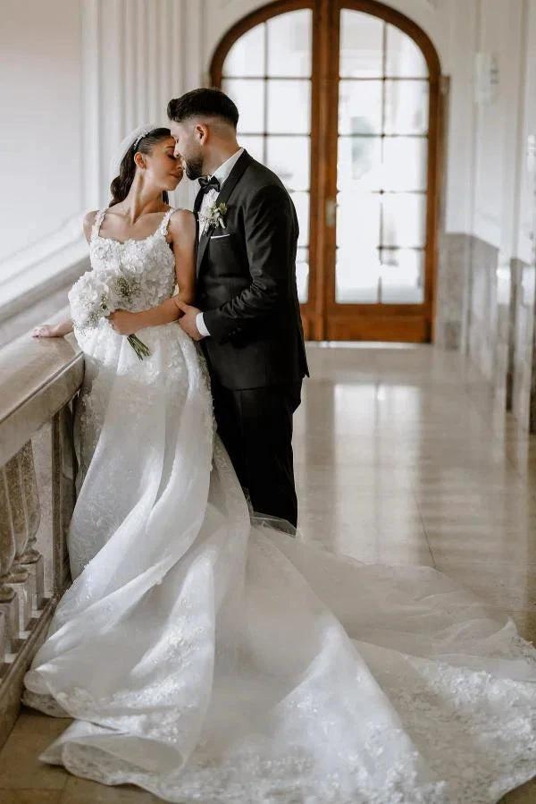 Beautiful Long A-line Split Front Sleeveless Wedding Dresses with Lace (ZD15645)