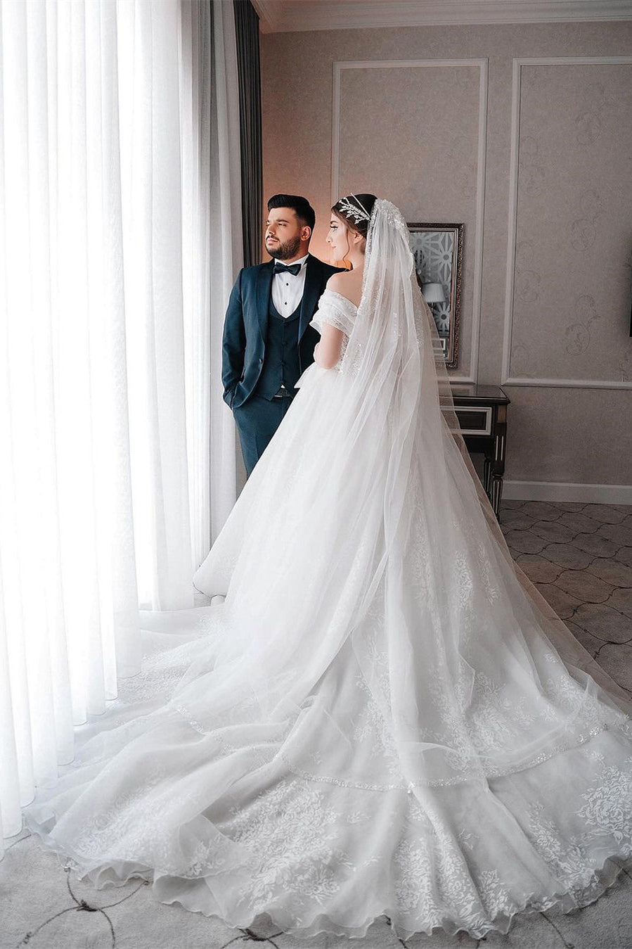 Beautiful Long White A-line Off-the-shoulder Sleeveless Wedding Dress With Lace Detailing (ZD17474)