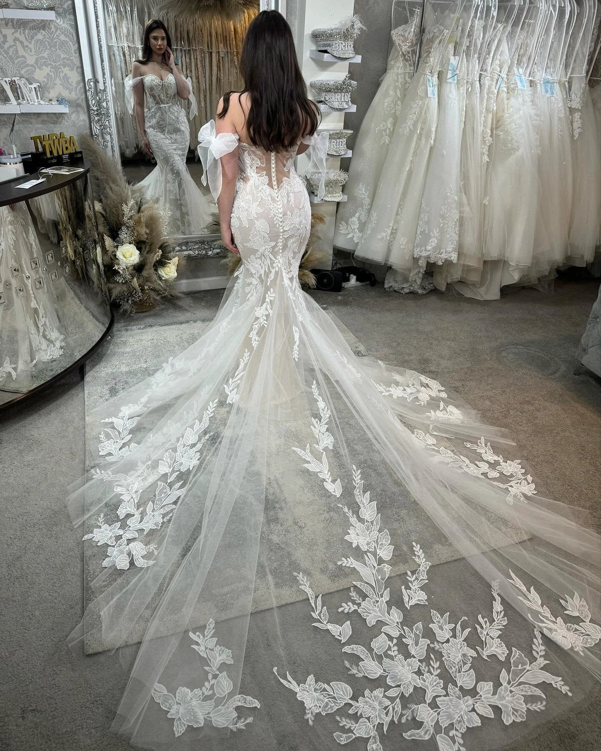 Beautiful Mermaid Sweetheart Sleeveless Appliques Tulle Lace Wedding Dresses (ZD15586)