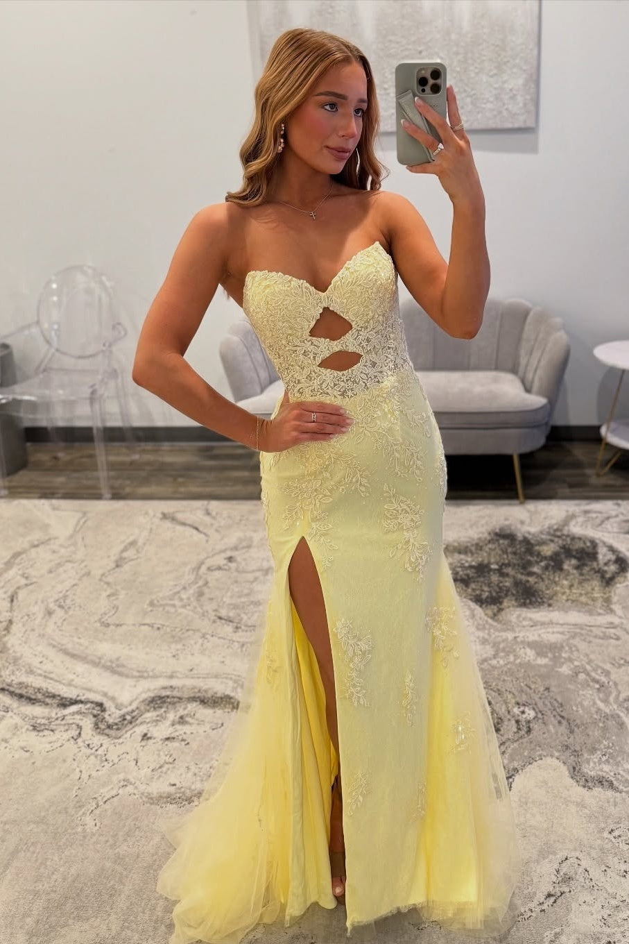 Beautiful Mermaid Sweetheart Yellow Lace Long Prom Dress with Keyhole